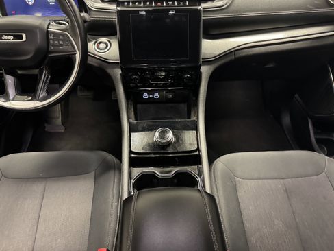 Used 2022 Jeep Grand Cherokee L Laredo w/ Luxury Tech Group I image 19