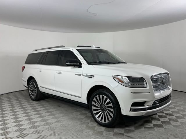 Used 2021 Lincoln Navigator L Reserve w/ Luxury Package AWD/4WD image 3