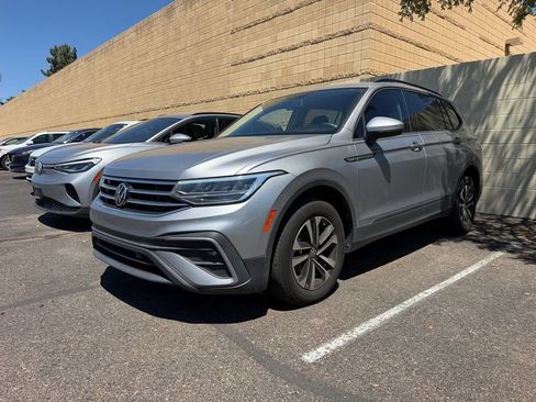 Used 2022 Volkswagen Tiguan S FWD image 2