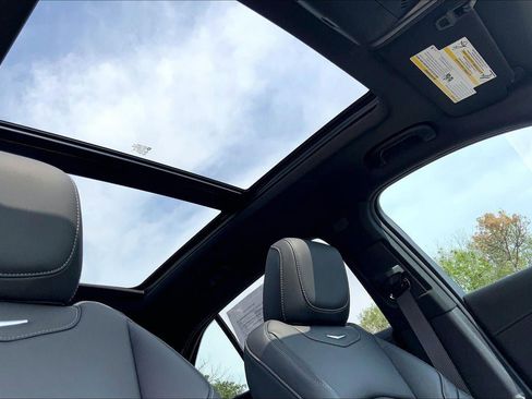 Certified 2024 Cadillac XT4 Premium Luxury AWD/4WD image 29