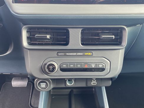 New 2025 Ford Maverick XLT w/ XLT Luxury Package image 19