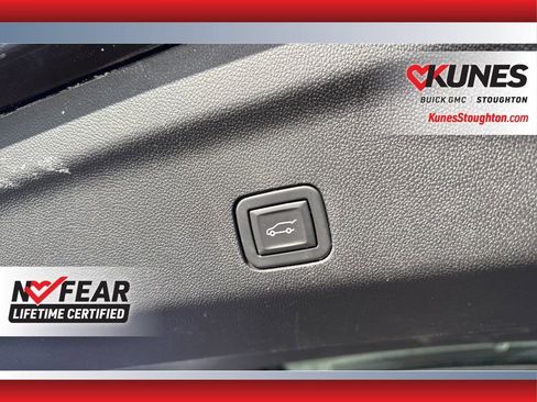 Used 2024 GMC Yukon SLT image 27