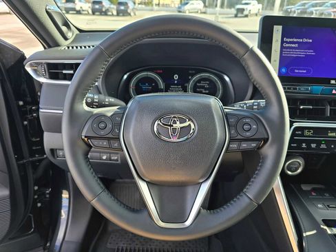 Used 2024 Toyota Venza Limited image 24