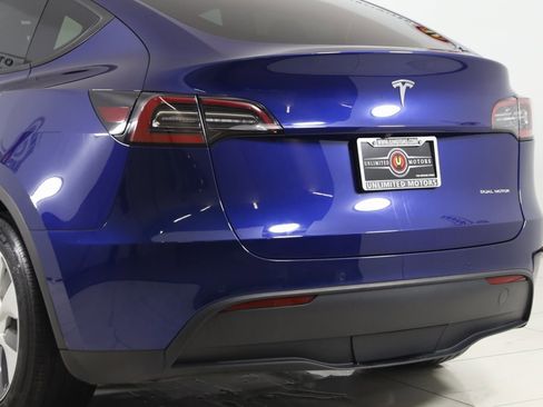Used 2020 Tesla Model Y Long Range image 22