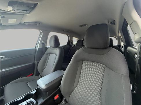 Used 2025 Kia Sportage LX image 41