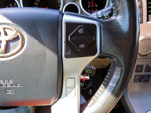 Used 2016 Toyota Sequoia Platinum image 24