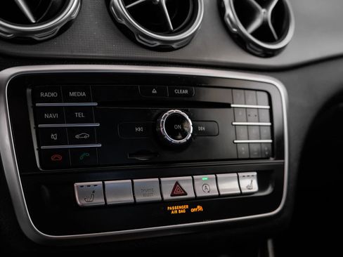 Used 2018 Mercedes-Benz GLA 250 w/ Premium Package image 22