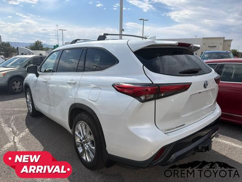 Used 2023 Toyota Highlander Limited AWD/4WD image 12