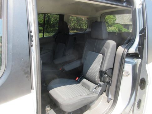 Used 2022 Ford Transit Connect XLT FWD image 32