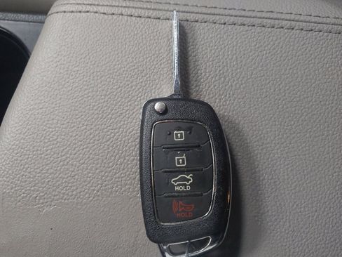 Used 2015 Hyundai Sonata SE FWD image 32