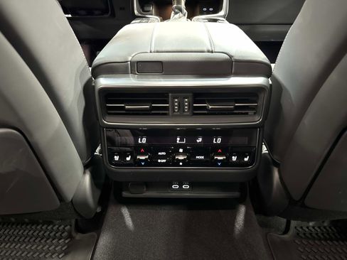 Certified 2025 Lexus LX 700h Luxury image 17