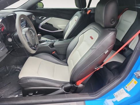 Used 2022 Chevrolet Camaro SS RWD image 9