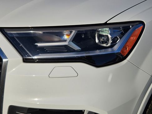 Used 2022 Audi Q7 Premium Plus image 13