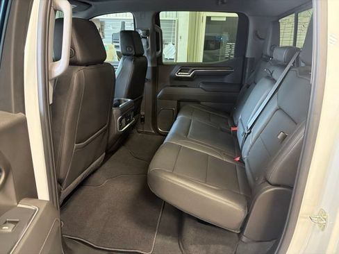 Used 2022 GMC Sierra 1500 SLT w/ SLT Premium Plus Package AWD/4WD image 30