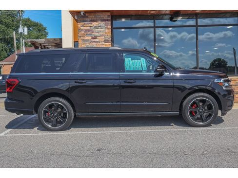 Used 2022 Ford Expedition Max Limited AWD/4WD image 2