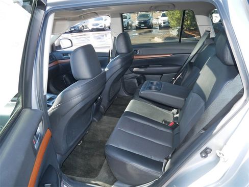 Used 2014 Subaru Outback 2.5i Limited image 11