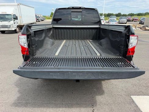 Used 2017 Nissan Titan SL AWD/4WD image 7