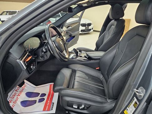 Used 2019 BMW 540i xDrive image 19