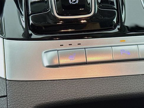 Certified 2024 Kia Carnival EX FWD image 21