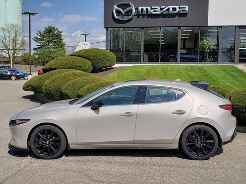 New 2026 MAZDA MAZDA3 Hatchback w/Premium Plus Pkg image 2