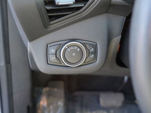 Used 2018 Ford Escape SE image 17