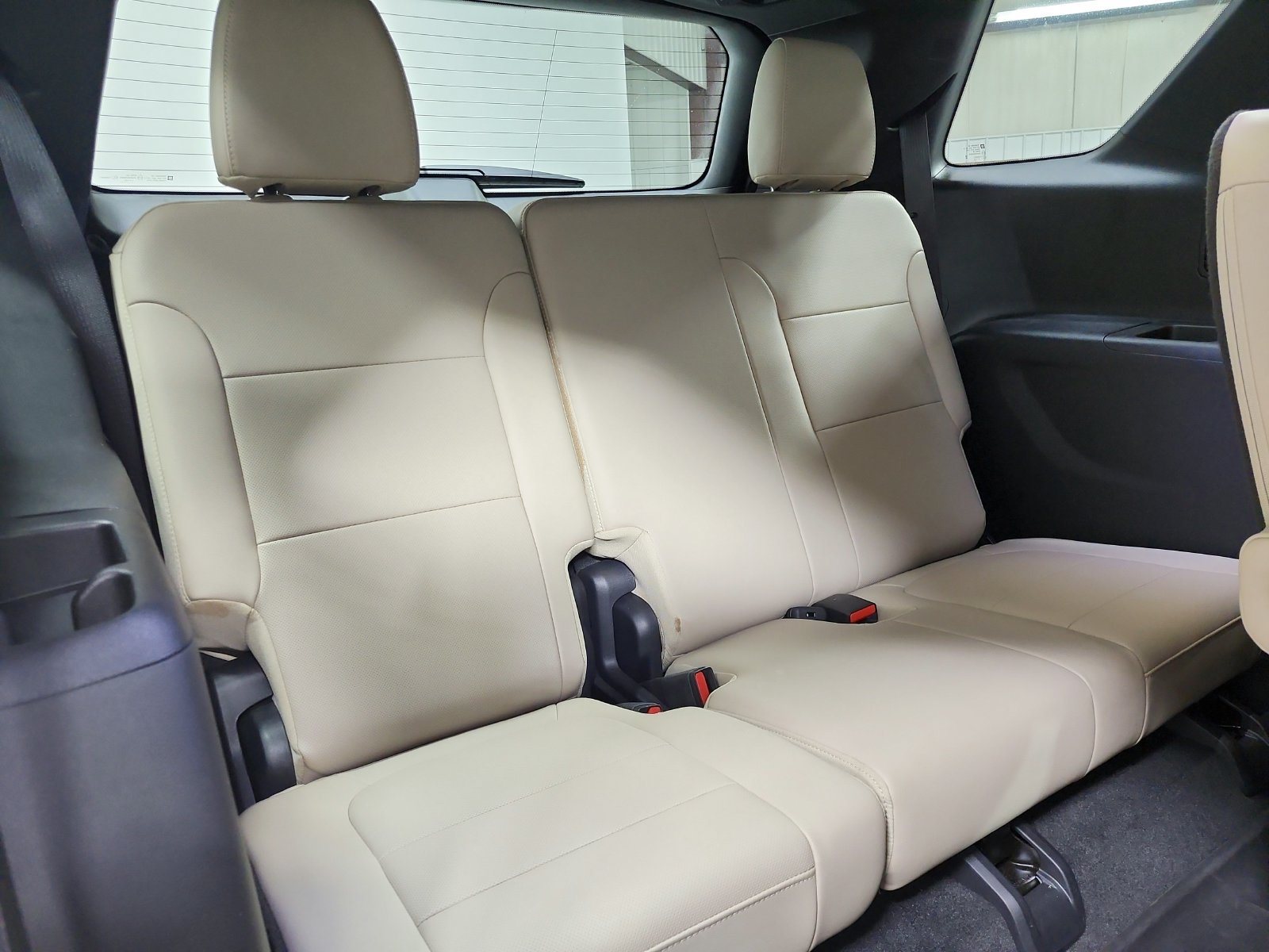 Used 2023 Chevrolet Traverse Premier FWD image 46