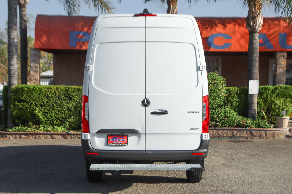 Used 2023 Mercedes-Benz Sprinter 2500 w/ Acoustic Package image 7