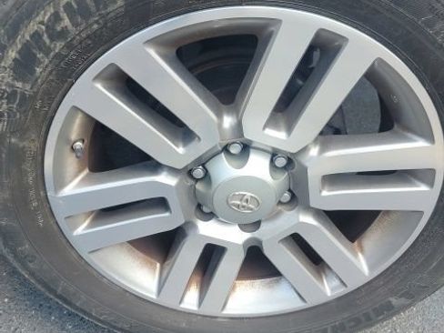Used 2010 Toyota 4Runner Limited AWD/4WD image 12