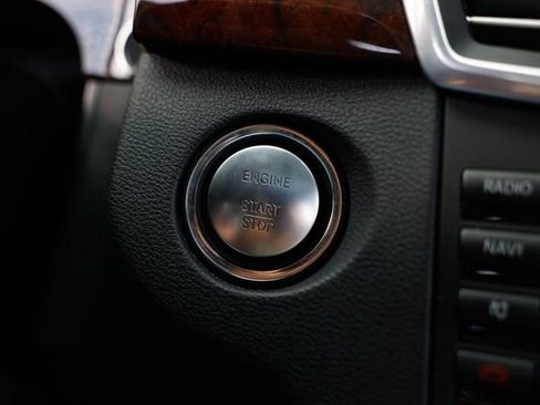 Used 2013 Mercedes-Benz E 350 4MATIC Wagon image 34