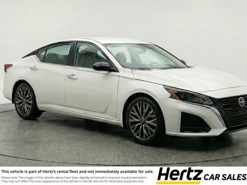 Used 2025 Nissan Altima 2.5 SV image 1