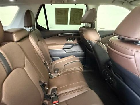 Used 2025 Honda Pilot Elite image 46