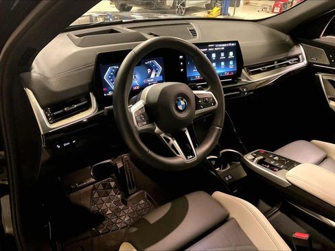 Certified 2025 BMW X2 xDrive28i w/ Technology Package image 17