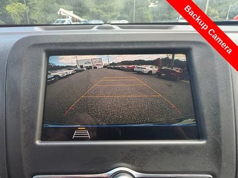 Used 2019 Chevrolet Equinox LT FWD image 23