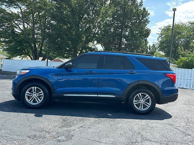 Used 2020 Ford Explorer XLT w/ Equipment Group 202A AWD/4WD image 3