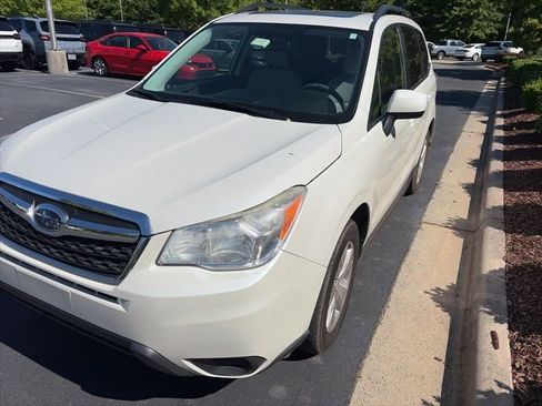Used 2014 Subaru Forester 2.5i Premium w/ All-Weather Package AWD/4WD image 4