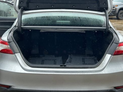 Used 2019 Toyota Camry LE image 12