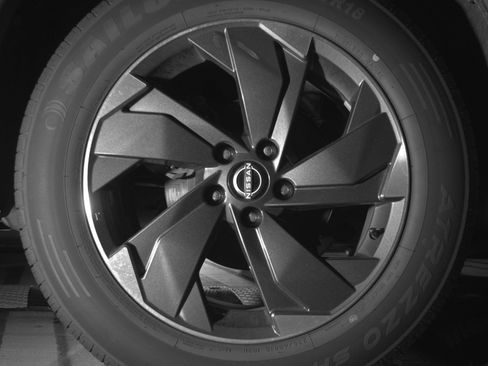 Used 2025 Nissan Rogue SV image 15