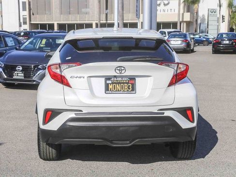 Used 2021 Toyota C-HR XLE FWD image 7