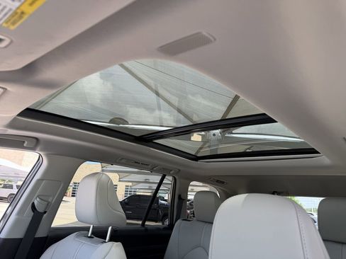 Used 2025 Toyota Grand Highlander FWD image 25