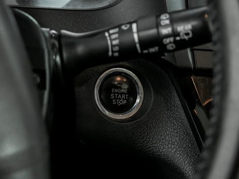 Used 2016 Toyota Sienna SE w/ SE Preferred Package FWD image 26