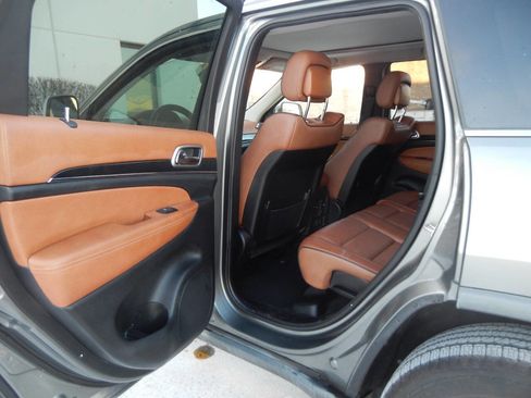 Used 2012 Jeep Grand Cherokee Overland Summit image 30