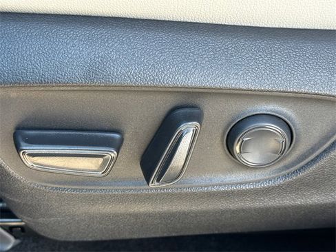 Used 2026 Toyota Grand Highlander XLE image 23