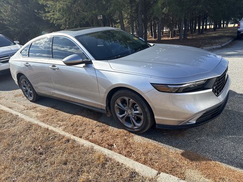 Used 2024 Honda Accord EX image 2