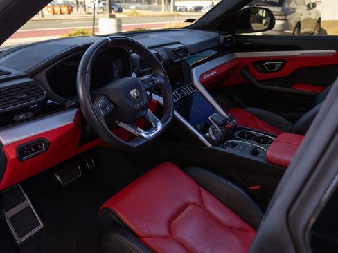Used 2019 Lamborghini Urus image 43