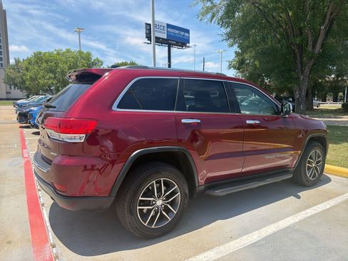 Used 2017 Jeep Grand Cherokee Limited AWD/4WD image 5