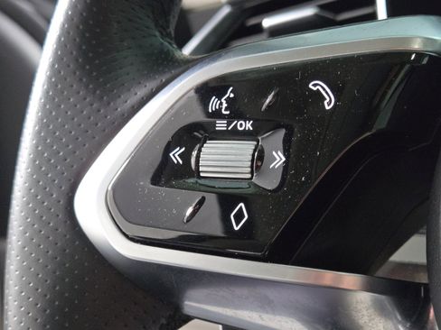 Used 2023 Jaguar F-PACE R-Dynamic S image 22