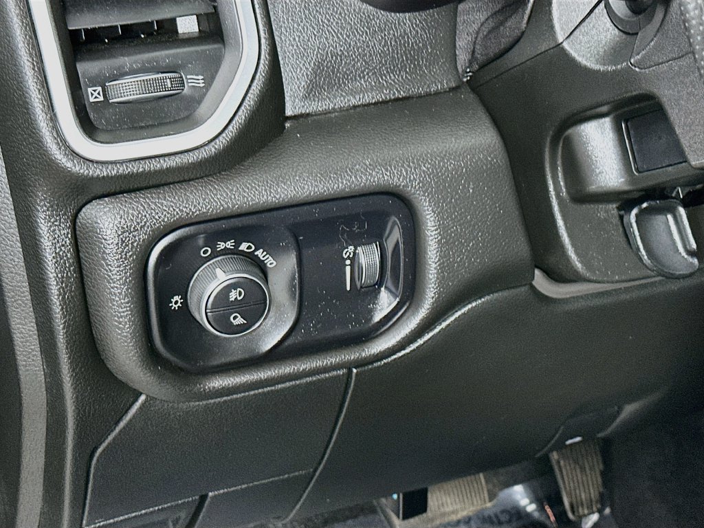 Used 2023 RAM 2500 Big Horn AWD/4WD image 18