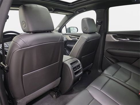 Used 2021 Cadillac XT5 Premium Luxury image 12