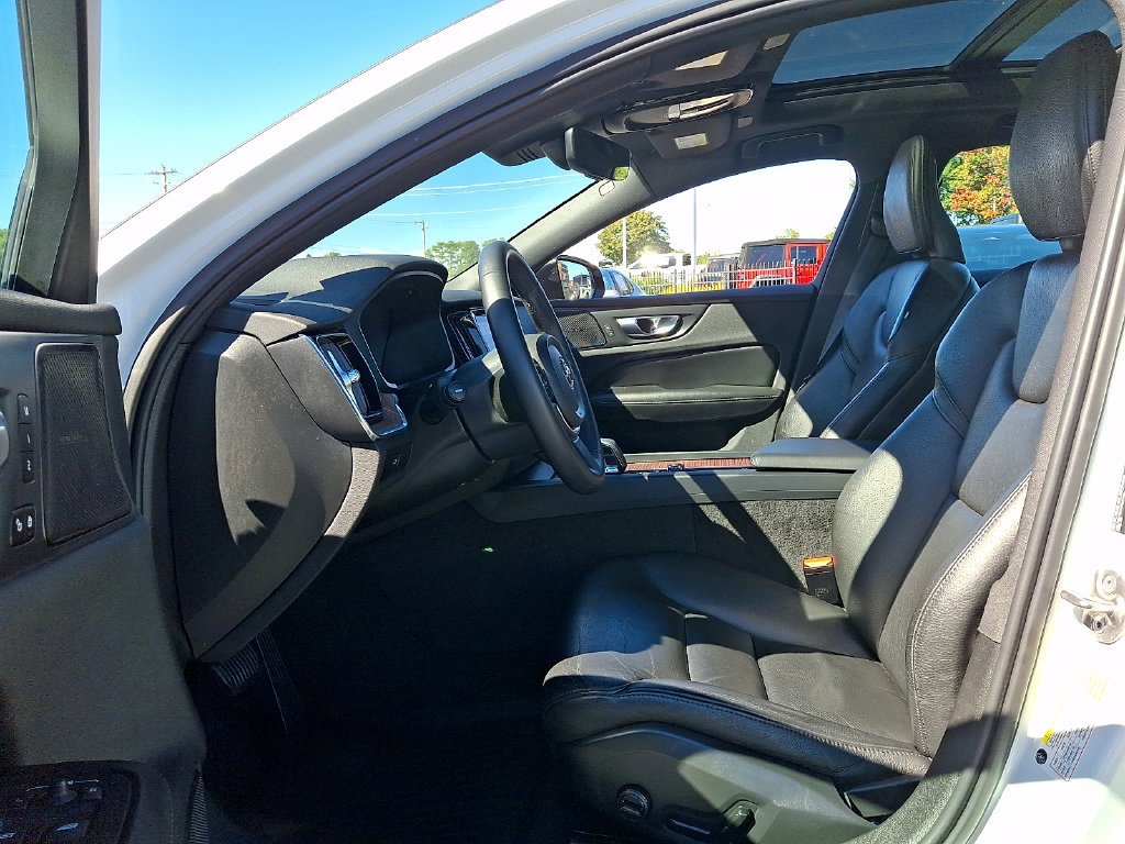 Used 2023 Volvo S60 B5 Plus w/ Climate Package AWD/4WD image 13
