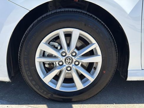 Used 2025 Toyota Camry LE image 31